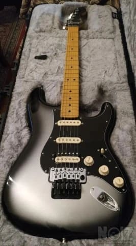 Fender AM Ultra Luxe Strat HSS Floyd Ros