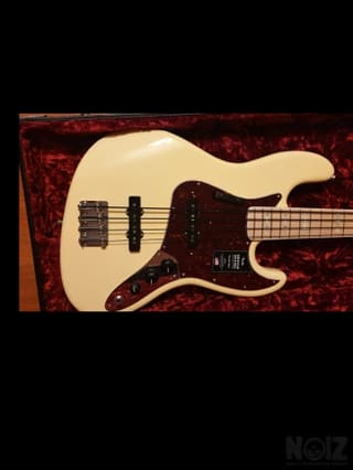 FENDER American Original ‘70s Jazz Bass
