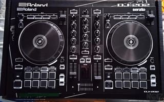 Roland Dj 202