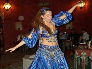 Στιχουργός & συνθέτης με έτοιμο υλικ