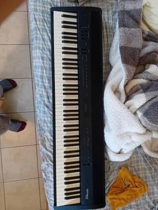 Roland fp60+quiklok stand