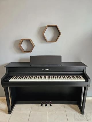 Yamaha CLP-835