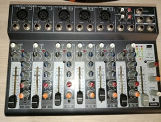 Behringer Xenyx 1002B Battery powered