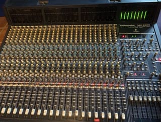 Behringer Eurodesk MX9000 Mixing Console