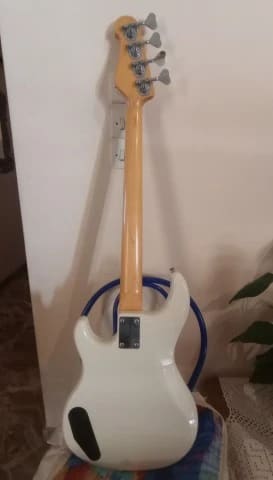 Yamaha bb200f