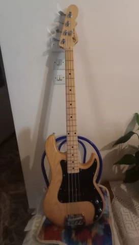 G&L Lb100