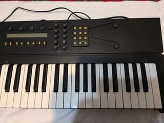 Synthesizer Yamaha YS 200