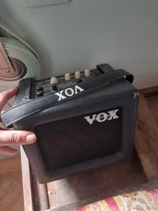 Vox amplifier με μπαταρια και ρευμα