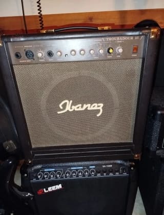 Ενισχυτής ακουστικών οργάνων Ibanez Trou