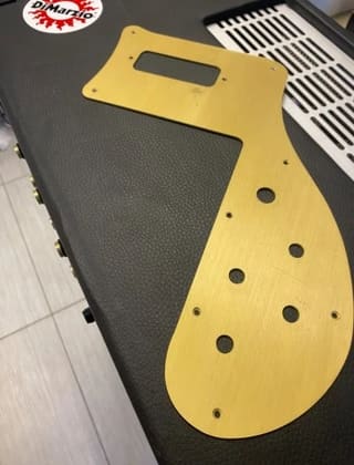 Gold Anodised Aluminium Pickguard για Ri