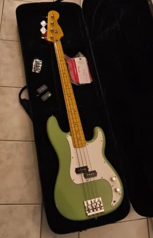 Fender Precision Bass Player II 