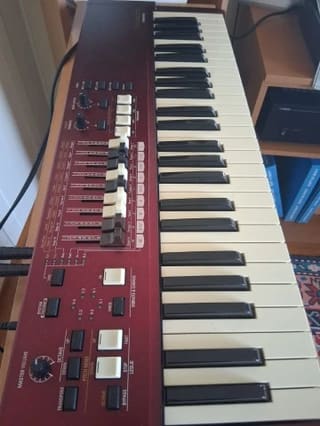Hammond M-solo Burgundy