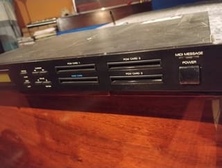 Roland R8M 