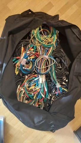 Πακέτο 180+ καλώδια patchbay & 6 mul