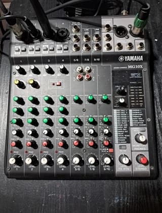 Μίκτης Yamaha MG 10 FX
