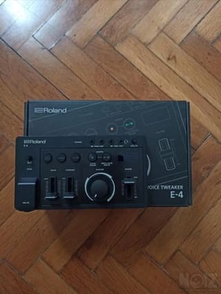 ROLAND E-4 Voice Tweaker