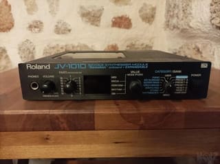 Roland JV-1010