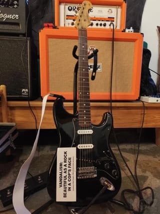Fender squier stratocaster kurt cobain