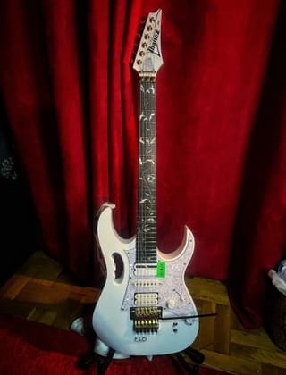 Ibanez JEM 7VP-FLO (w. Sustainiac)