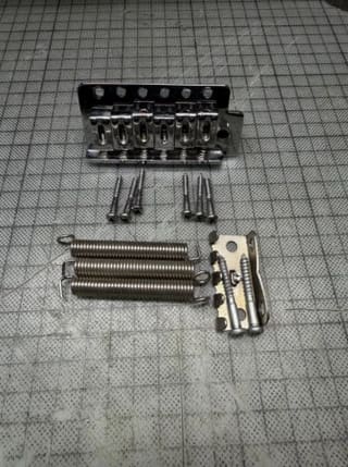 Squier Tremolo