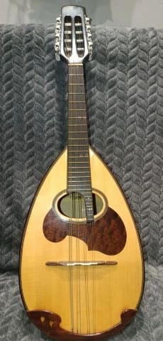 Μαντολίνο Suzuki M-30, με θήκη