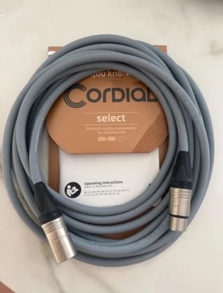 Speaker cable for guitar and bass amplifiers