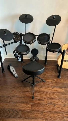 Alesis Nitro Mesh Kit πλήρες σετ με , πετάλι 