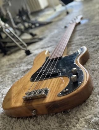 4 string Precision Bass 