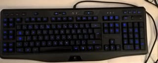 Logitech G110 - Trust GXT 830-RW Avonn G