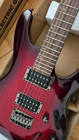 Ibanez S521