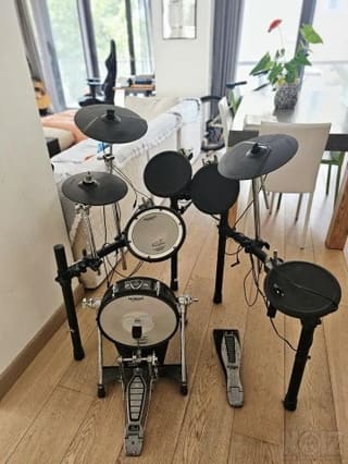 Roland TD-4
