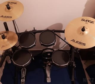 Alesis DM5 με Surge Cymbals