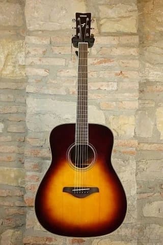 Yamaha FG-TA TransAcoustic με εφε reverb chorus