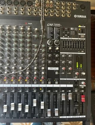 Yamaha EMX5000-12, 2x Yamaha 115IV, 2x Proel Stand