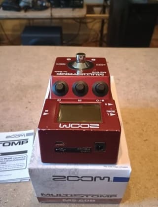 Πολυεφέ μπάσου Zoom MS 60B
