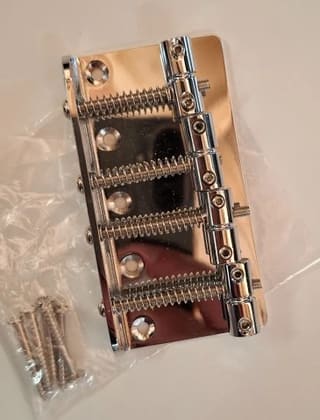 Γέφυρα από Squier Affinity p bass 4 string