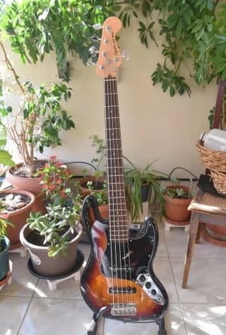 Squier Jazz Bass V  Sunburst