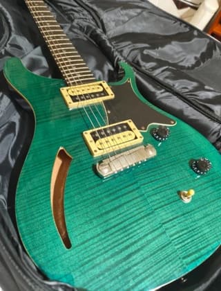 PRS SE Custom 22 Semi‑Hollowbody