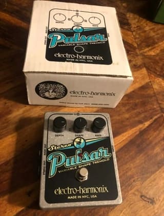 Electro-Harmonix Stereo Pulsar Variable Shape Tremolo