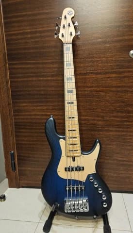 Maruszczyk 5 strings 