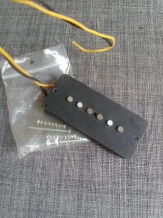 Jazzmaster pickup neck