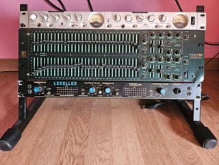 1 EQ / 2 Comps