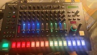 Roland TR8-S