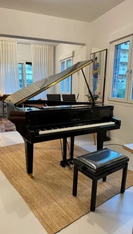 Yamaha Baby Grand Piano 