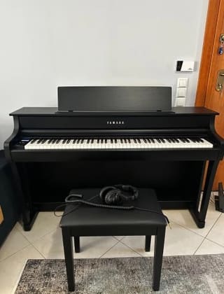 Yamaha Clavinova CLP-845 (μαύρο) (Αγορά 2025)