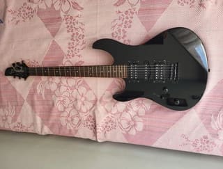 Yamaha RGX121Z Αρ/Χειρη + Ενισχυτής Line6 30W + Extra