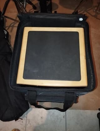 Καχόν Meinl 30th Anniversary Edition με θήκη.