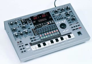 ΖΗΤΕΙΤΑΙ Roland MC 505 Groovebox
