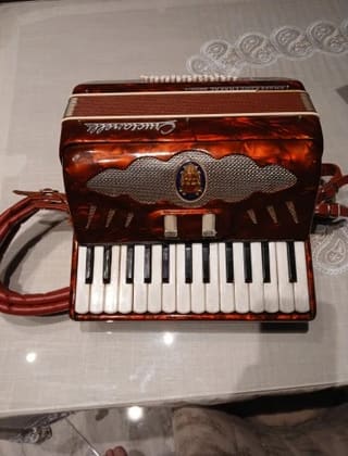 Akordeon Crucianelli 32 bass