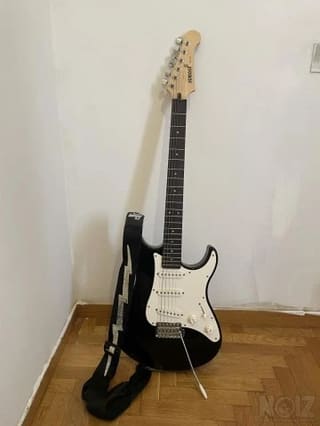Yamaha EG-303 + Laney HC25R + Rocktek Me